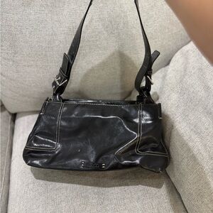 Classic Vintage Y2K Black Leather Over the Shoulder purse by Nine&Co